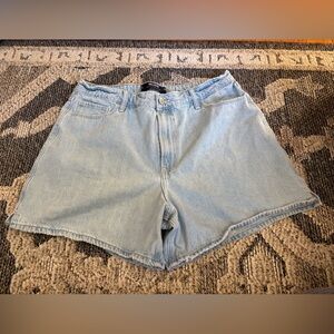 Hollister Ultra Hi Rise 90’s Shorts Women’s Size 16